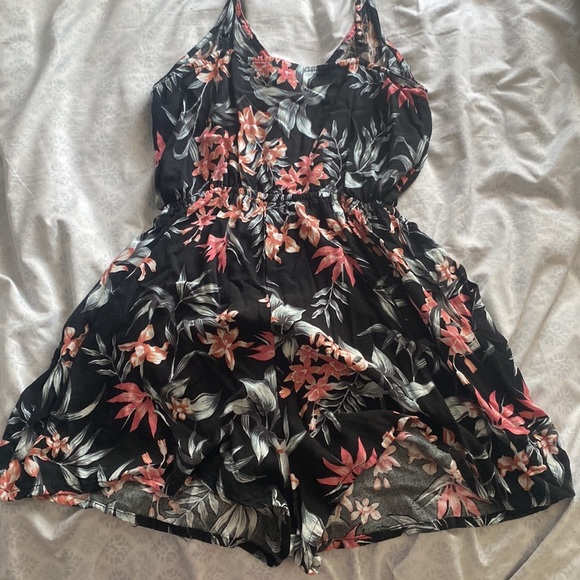 romper - Picture 2 of 2